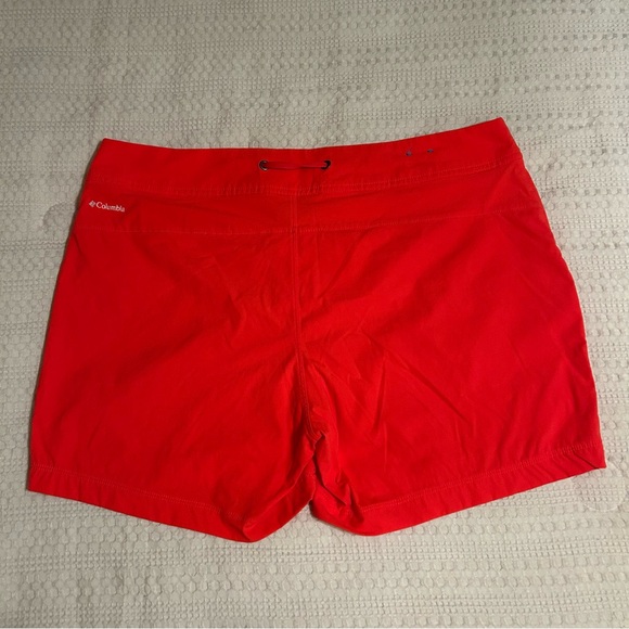 Columbia‎ Salmon Colored Athletic Shorts Size Large - Picture 2 of 4